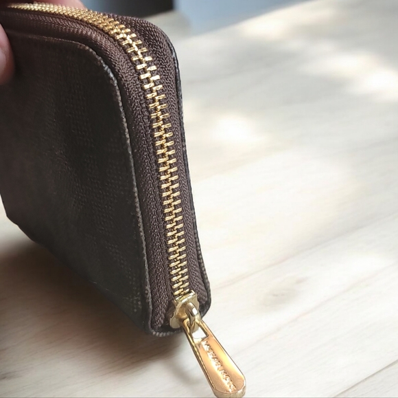 Michael Kors Jet Set Nwt Signature Zip Around Bifold Wallet in Brow… - Picture 5 of 11